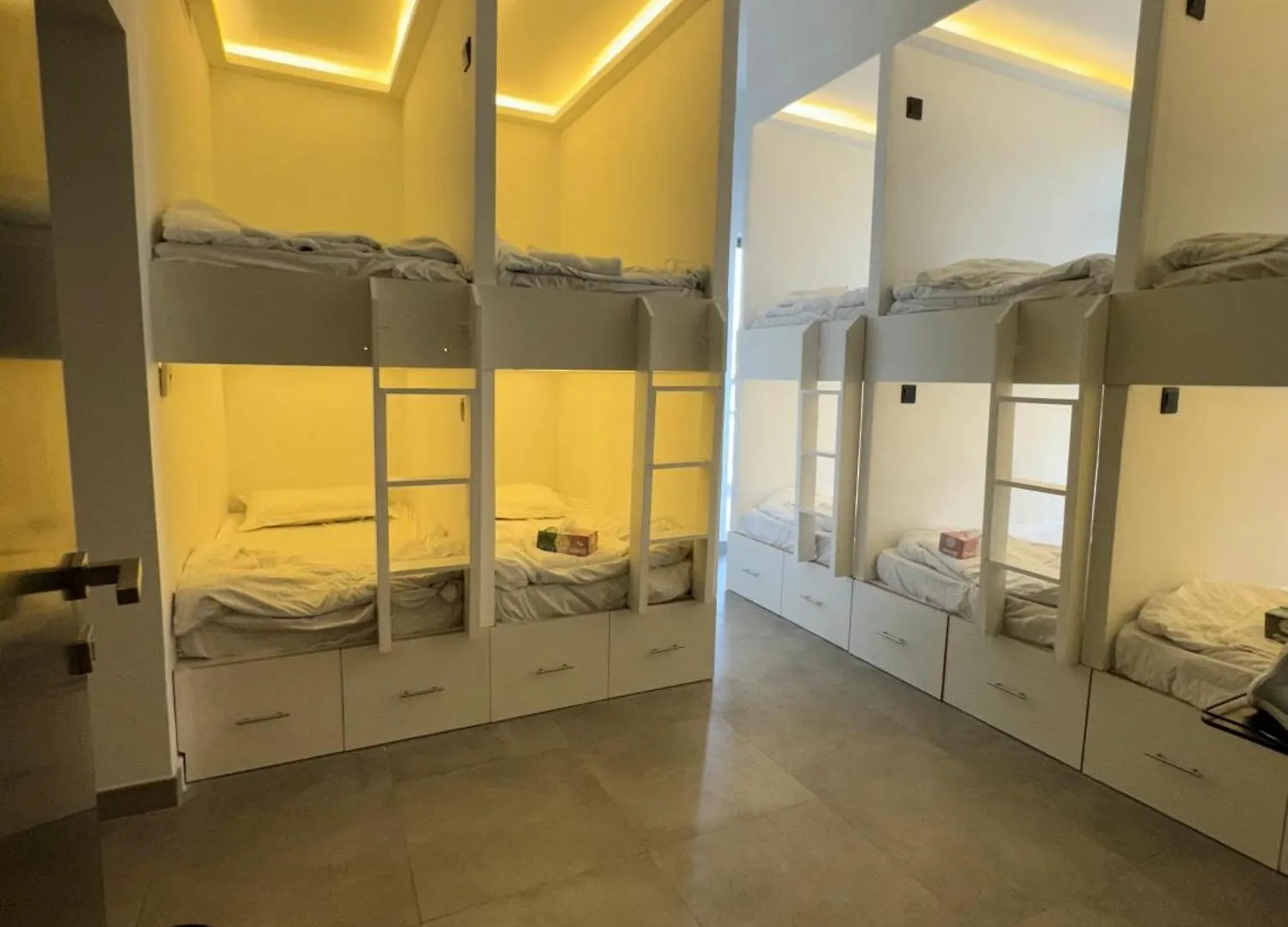 Urban Nest Hostel Burj Khalifa View Dubai