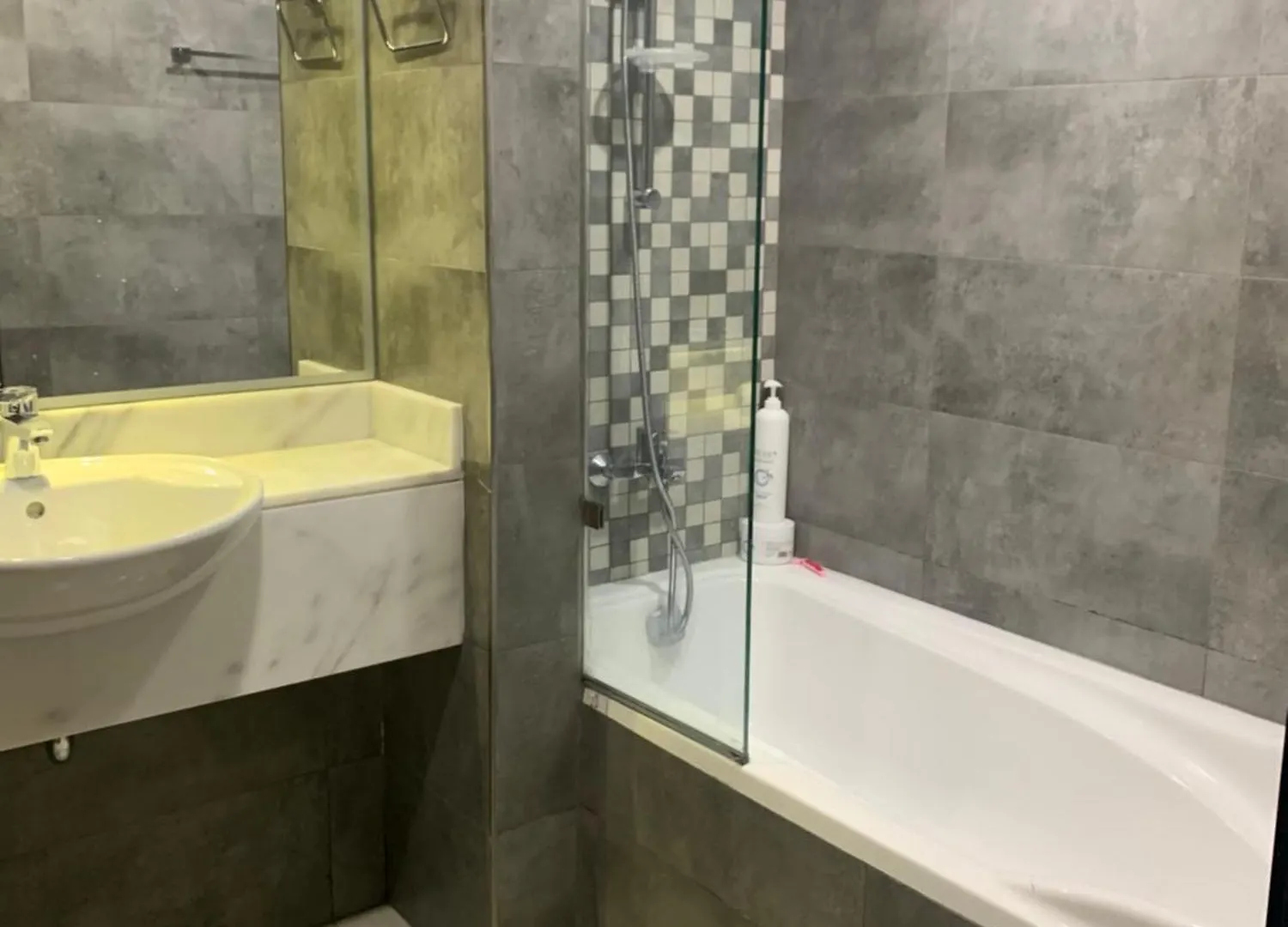 Urban Nest Hostel Burj Khalifa View Dubai